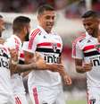 Jogadores do São Paulo comemoram gol contra o Flamengo no Brasileirão 2018  Foto: ERIK TEIXEIRA/RAW IMAGE / Estadão