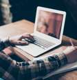 Cursos de graduação passam a poder ofertar até 40% da carga horária a distância  Foto: Deagreez / iStock