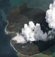 Imagem do vulcão Anak Krakatau quase duas semanas após o colapso que gerou o tsunami (02/01/019)  Foto: Planet Labs, Inc. / BBC News Brasil