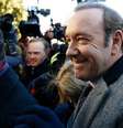 Kevin Spacey chega à audiência judicial em Nantucket, nos EUA  Foto: Getty Images / BBC News Brasil