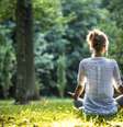 Meditação ao ar livre  Foto: iStock