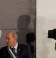 O ex-ministro da Defesa do Brasil, Joaquim Silva e Luna, com o seu sucessor, Fernando Azevedo e Silva, durante cerimônia de transmissão de cargo em Brasília
02/01/2018
REUTERS/Ricardo Moraes   Foto: Reuters