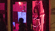 Muitas mulheres não contam para as famílias que trabalham com prostituição. Ter as fotos publicadas nas redes sociais pode ser uma exposição perigosa para elas  Foto: Getty Images / BBC News Brasil
