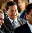  O presidente da República em exercício, general Hamilton Mourão, deixa a sede da Vice-Presidência, num anexo do Palácio do Planalto, em Brasília  Foto: Ernesto Rodrigues / Estadão