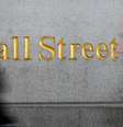 Pedestres caminham em Wall Street, Nova York
02/04/2018
REUTERS/Shannon Stapleton  Foto: Reuters