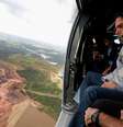 Presidente Jair Bolsonaro durante sobrevoo da região de Brumadinho
26/01/2019
Isac Nobrega/Presidency Brazil/Handout via Reuters  Foto: Reuters