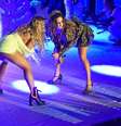 Claudia Leitte recebeu Luísa Sonza durante seu show de pré-carnaval em casa de espetáculos de São Paulo nesta sexta-feira, 25 de janeiro de 2019  Foto: AGNews, Leo Franco / PurePeople