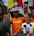 Lilian Tintori, mulher do líder de oposição Leopoldo Lópes, concede entrevista durante protesto contra presidente venezuelano Nicolás López 
30/01/2019 REUTERS/Andres Martinez Casares  Foto: Reuters