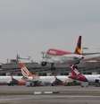Aeronave da Avianca no Aeroporto de Congonhas, na zona sul de São Paulo  Foto: Mister Shadow / ASI / Estadão Conteúdo