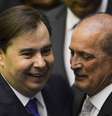 O presidente reeleito da Câmara, Rodrigo Maia (DEM-RJ), e Onyx Lorenzoni  Foto: Marcelo Camargo/Agência Brasil / Estadão Conteúdo
