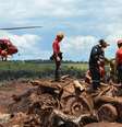 Escombros de casas e máquinas são encontrados no local da tragédia.   Foto: Corpo de Bombeiros de MG/Divulgação / Estadão Conteúdo