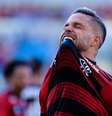 Diego marcou gol de bicicleta pelo Flamengo  Foto: Thiago Ribeiro / Agif / Gazeta Esportiva