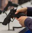 As limitações para importação de armas e outros produtos controlados, como munições, existem há décadas  Foto: Getty Images / BBC News Brasil