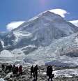 Um terço das geleiras do Himalaia pode derreter até o fim do século em razão das mudanças climáticas  Foto: Phurba Tenjing Sherpa / Reuters