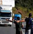 Caminhoneiros fazem ação em rodovia durante greve em 2018. 22/05/2018. REUTERS/Rodolfo Buhrer -   Foto: Reuters