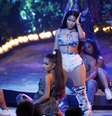 Nicki Minaj e Ariana Grande em apresentação do American Music Awards em Los Angeles  Foto: Mario Anzuoni / Reuters