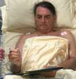 Duas semanas após cirurgia, o presidente recebeu alta da terapia semi-intensiva do Hospital Albert Einstein.   Foto: Divulgação/Twitter Jair Bolsonaro / Estadão