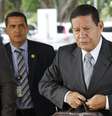 O vice-presidente da República, Hamilton Mourão, ao chegar ao seu gabiente de trabalho, em Brasília, na manhã desta terça-feira, 12.  Foto: Dida Sampaio / Estadão Conteúdo