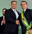 Bebianno (esq.) em 1º de janeiro, na posse de Bolsonaro (dir.)  Foto: Governo de transição / BBC News Brasil
