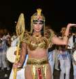 Madrinha de bateria da escola de samba de São Paulo Império de Casa Verde, Lívia Andrade chama atenção com fantasia de Cleópatra no sábado, 02 de fevereiro de 2019  Foto: Divulgação, Leo Faria / PurePeople