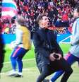 Simeone explica comemoração com gesto obsceno  Foto: Reprodução/ Twitter / Estadão