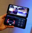 Novo celular LG V50 com tela dupla é apresentado antes do Mobile World Congress em Barcelona  Foto: REUTERS/Albert Gea