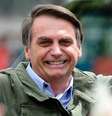 Jair Bolsonaro, presidente do Brasil, e o personagem Sonic.  Foto: Twitter / @jairbolsonaro | Twitter / @sonic_hedgehog / Estadão Conteúdo