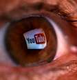 Logotipo do YouTube refletido no olho de uma pessoa. 18/6/2014. REUTERS/Dado Ruvic  Foto: Reuters