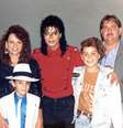 Jimmy Safechuck e Wade Robson, asbusados sexualmente por Michael Jackson, contam suas histórias no documentário Deixando Neverland.    Foto: Reprodução HBO / Estadão Conteúdo