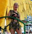 Claudia Leitte se fantasiou para homenagear a Amazônia  Foto: Dilson Silva / AgNews