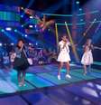Participantes do 'The Voice Kids' cantam e dançam 'Ragatanga', do Rouge.  Foto: Reprodução de 'The Voice Kids' (2019) / Globo / Estadão Conteúdo