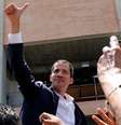 Guaidó retornou à Venezuela nesta segunda-feira e prometeu lutar para derrubar Maduro  Foto: Reuters / BBC News Brasil