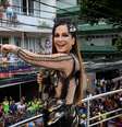Claudia Leitte usa um look todo preto para agitar trio elétrico  Foto: FuturaPress