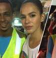 Motoboy leva Bruna Marquezine para casa e tira onda na web  Foto: O Fuxico