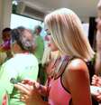 Bruna Marquezine aparece de peruca loira neste Carnaval  Foto: Thiago Martins / AgNews