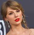 Taylor Swift na festa do Globo de Ouro deste ano  Foto: Runway Manhattan / Reuters