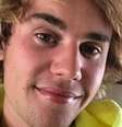 O cantor tem informado os fãs a respeito de seus altos e baixos emocionais  Foto: Reprodução/Instagram/@justinbieber