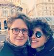 Carol Duarte (à direita) com a namorada Aline Klein: militância digital contra a homofobia  Foto: Reprodução / Instagram