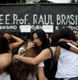 Estudantes e moradores participam de um abraço simbólico em homenagem às vítimas de ataque na escola Raul Brasil, em Suzano
15/03/2019
REUTERS/Ueslei Marcelino  Foto: Reuters
