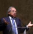 O ministro da Economia, Paulo Guedes, discursa durante o seminário "A Nova Economia Liberal" realizado pela Fundação Getúlio Vargas (FGV), no Rio de Janeiro  Foto: Fábio Motta / Estadão
