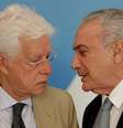 Temer fala com Moreira Franco durante cerimônia em Brasília em 2018  Foto: Ueslei Marcelino / Reuters