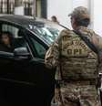 Movimentação de agentes da Polícia Federal em frente à residência do Coronel João Baptista Lima Filho e sua esposa Maria Rita Fratezi, em São Paulo  Foto: Marcello Zambrana / Agif / Estadão