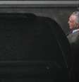 O ex-presidente Michel Temer (MDB) ao deixar uma área reservada do Aeroporto de Cumbica, em Guarulhos (SP), de onde seguiu para embarque em um avião da Polícia Federal rumo ao Rio de Janeiro, nesta quinta-feira, 21  Foto: WERTHER SANTANA / Estadão