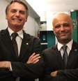 Bolsonaro e o major Vitor Hugo  Foto: IstoÉ