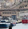 Navio sequestrado por migrantes desembarca em Malta  Foto: EPA / Ansa