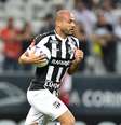 Roger marcou o gol da vitória do Ceará sobre o Corinthians mas não garantiu classificação  Foto: Fernando Dantas / Gazeta Esportiva