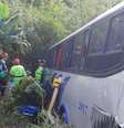 Acidente na Rodovia Régis Bittencour envolveu ônibus e caminhão   Foto: PRF/ Divulgação / Estadão