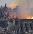 Catedral de Notre-Dame foi consumida por um incêndio na noite desta segunda-feira (15)  Foto: EPA / Ansa - Brasil