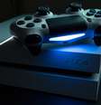 Console de videogame Sony Play Station 4 e dualshock   Foto: iStock