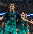 Fernando Llorente comemora terceiro gol do Tottenham que, embora tenha perdido para o Manchester City, se classificou para a semifinal da Liga dos Campeões da Europa. REUTERS/Andrew Yates   Foto: Reuters